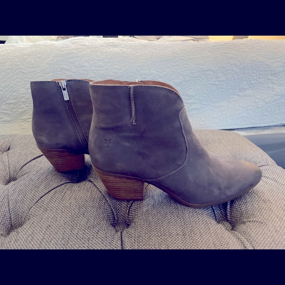 Gray Leather FRYE boots!!! Only worn once!